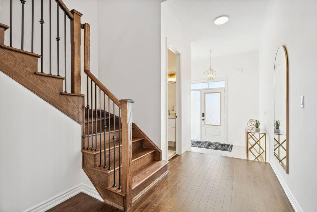 Barrie Luxe, Pool Table 6 Bedroom 6 Ba Custom Design A+ Location Exterior foto